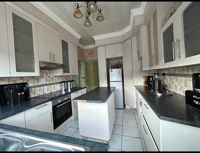 3 BEDROOM HOUSE FOR SALE IN WEST TURFFONTEIN